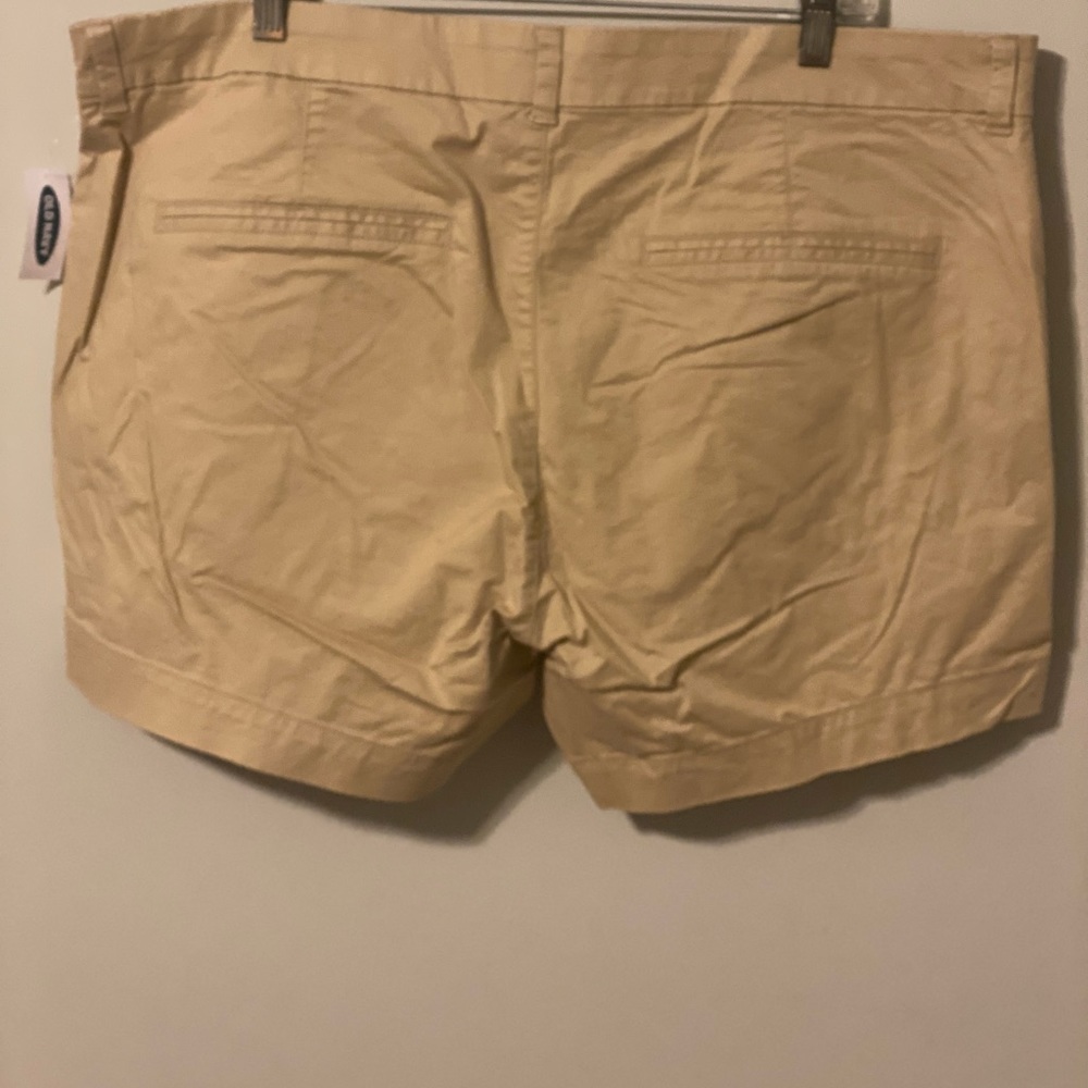 Old Navy Khaki Shorts size 18- never worn with tag